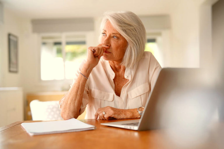 Über 200 Trauersprüche: Persönliche + liebevolle Worte