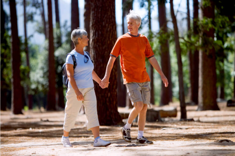 Spazieren: Durch Bewegung Gesundheit und Entspannung finden