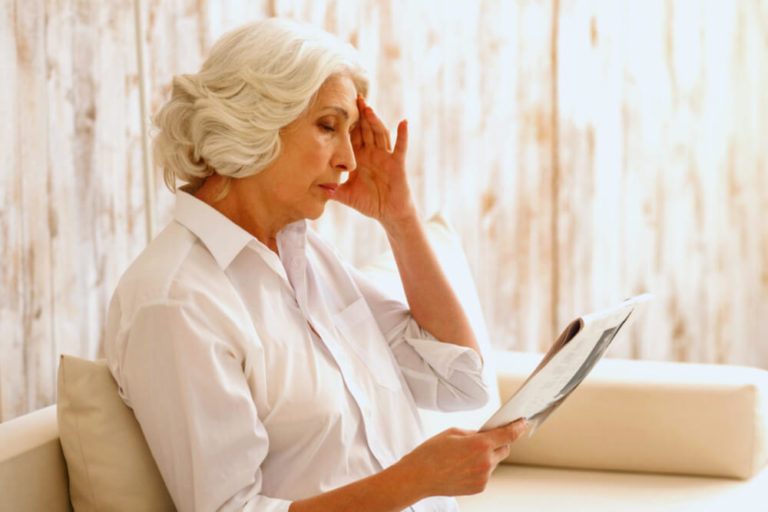 Todesanzeigen suchen und schreiben: Tipps & Kosten