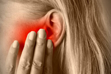 Tinnitus: Was tun, wenn es im Ohr pfeift?