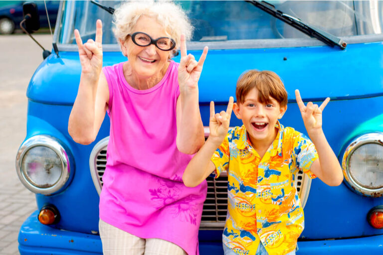 Reisen mit Enkeln: Was Sie beachten müssen